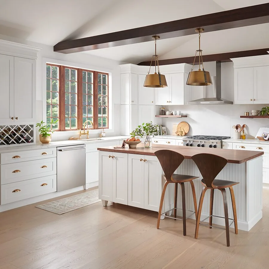 Wolf Grove White kitchen with five-piece drawer fronts